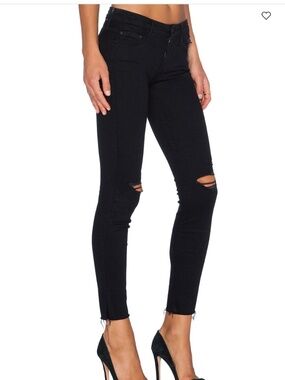 NWOT MOTHER Looker in Guilty as Sin Jeans